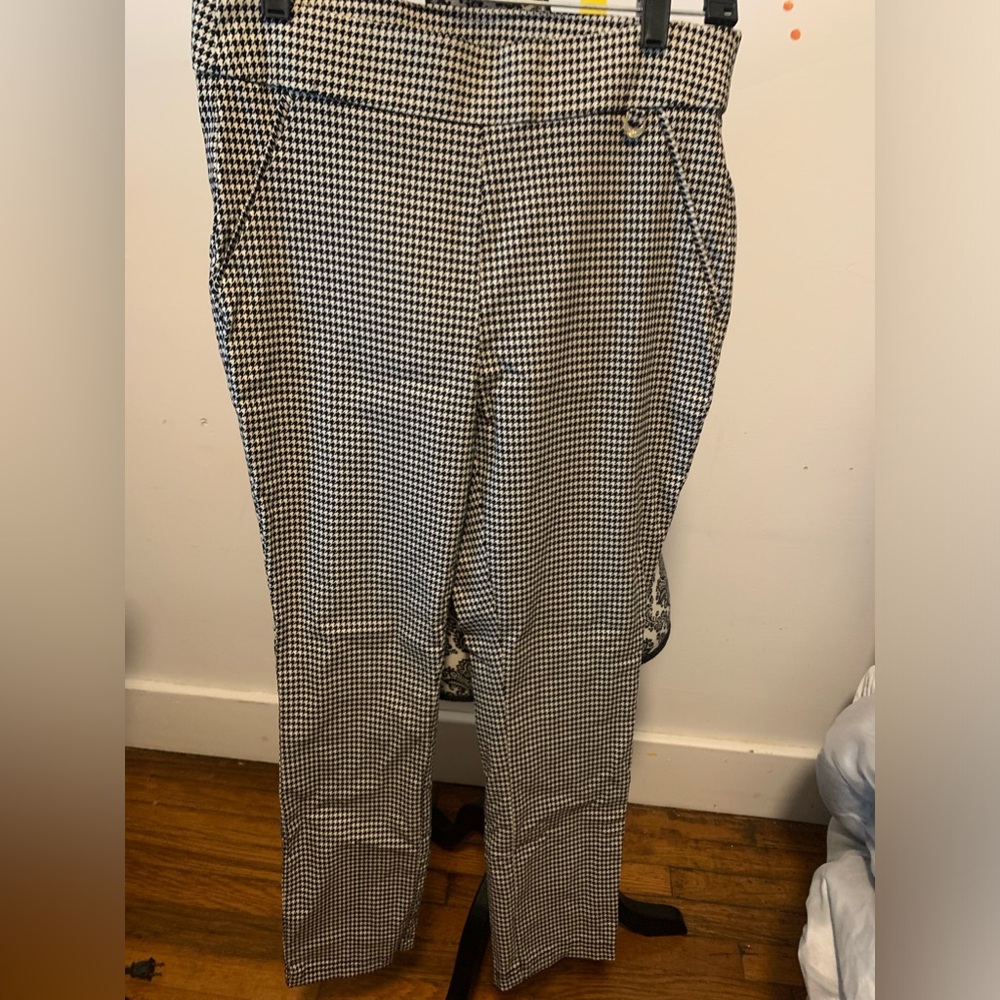 Women’s Rafaella Houndstooth black and white stretch ankle pant